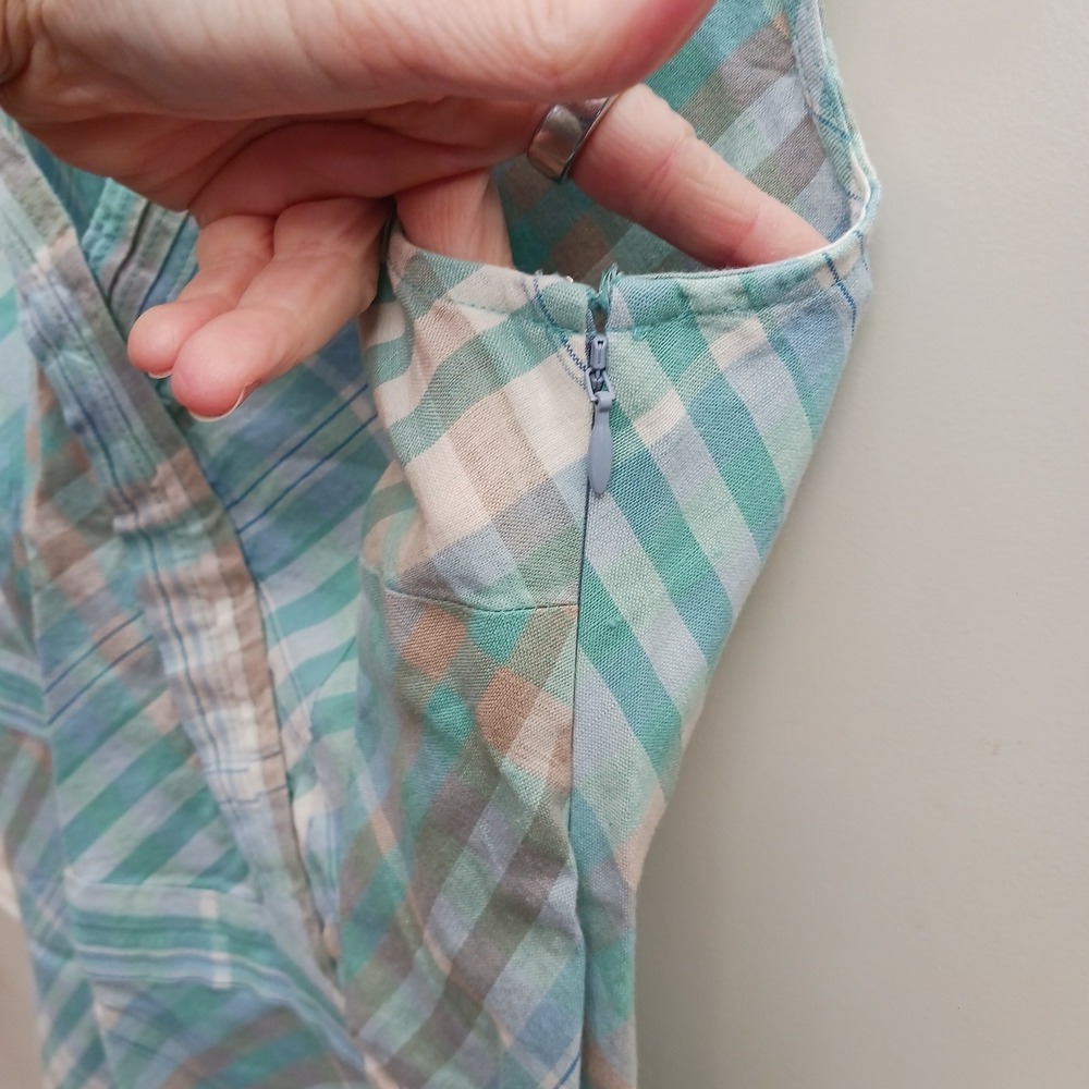 LL Bean Dress Size 6 Linen Cotton Blue Green Plaid V-Neck A-Line Spring Casual - Picture 4 of 7